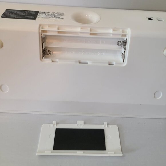 Philips SBT310w/37 Bluetooth Clock Speaker - Picture 6 of 7